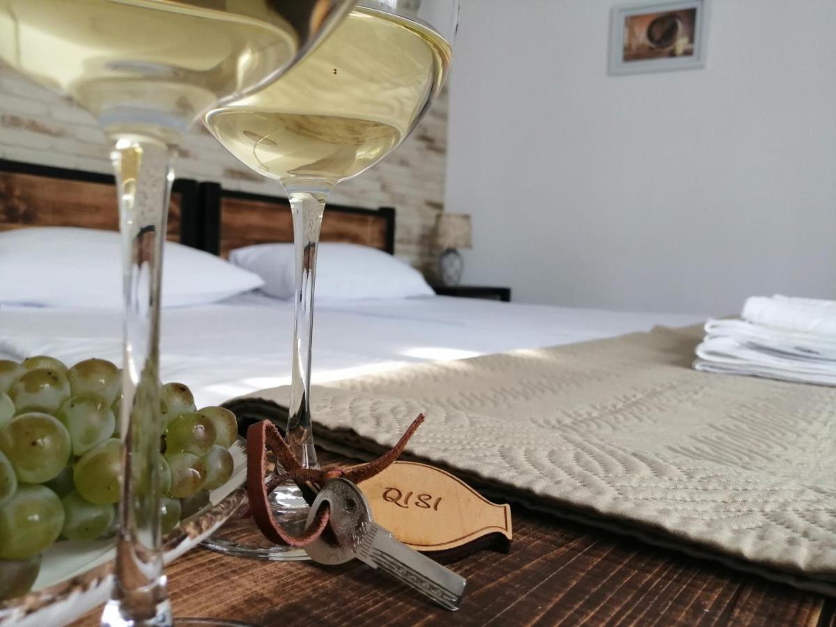 Winehouse Old Qvevri Apartments Tbilisi ภายนอก รูปภาพ