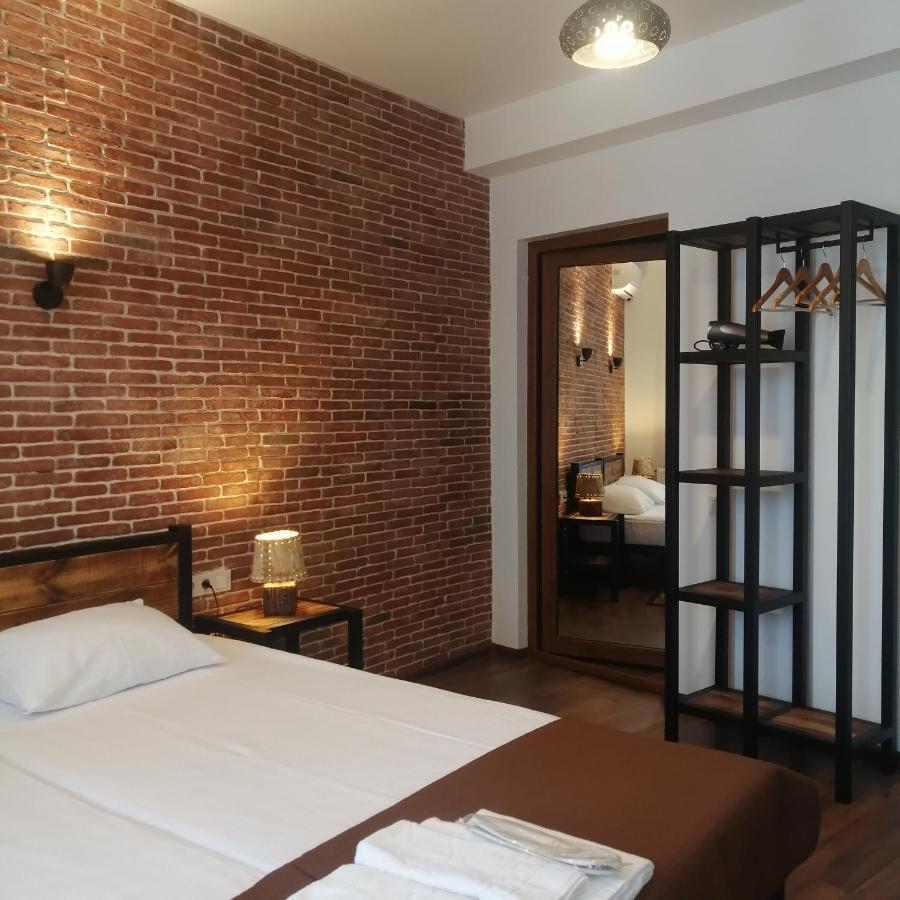 Winehouse Old Qvevri Apartments Tbilisi ภายนอก รูปภาพ